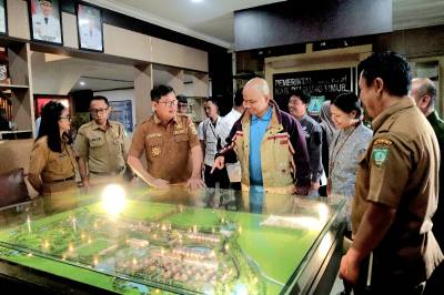 Penguatan Komitmen dan Dukungan Pembangunan SMA Garuda, Bupati Beltim Gelar Ratas Bersama Tim Kemendiktisaintek RI