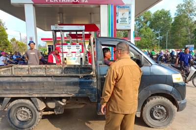 Wabup Tinjau SPBU Gantung, Penanganan Antrean BBM Terus Dipantau Selama Dua Pekan