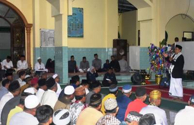 Maulid Nabi di Desa Baru, Wabup Ajak Warga Teladani Rasulullah dan Bijak Kelola Keuangan