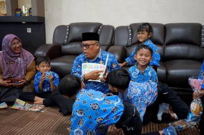 Tawa Polos Anak TK Bentaian Warnai Kantor Bupati Beltim