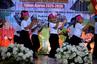 KB Seroja Lepas Generasi Cerdas dan Mandiri