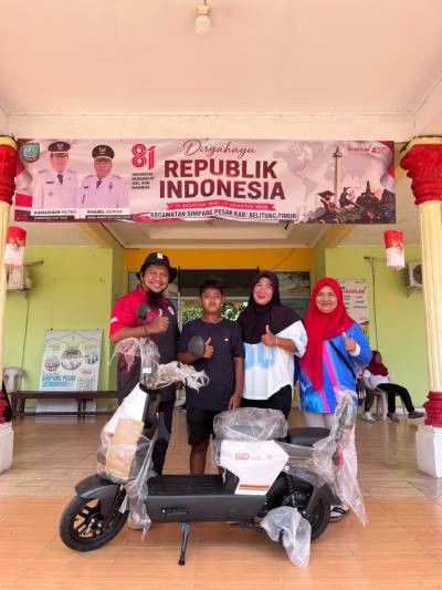 Tangis Haru Masyarakat Simpang Pesak Usai Ikuti Jalan Santai HUT Ke-81 RI