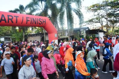 Meriahkan HUT Beltim, PGRI Gelar Fun Walk 2026