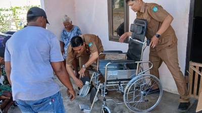 Respons Cepat, Pemkab Beltim Salurkan Bantuan Alat Bantu untuk Penyandang Disabilitas
